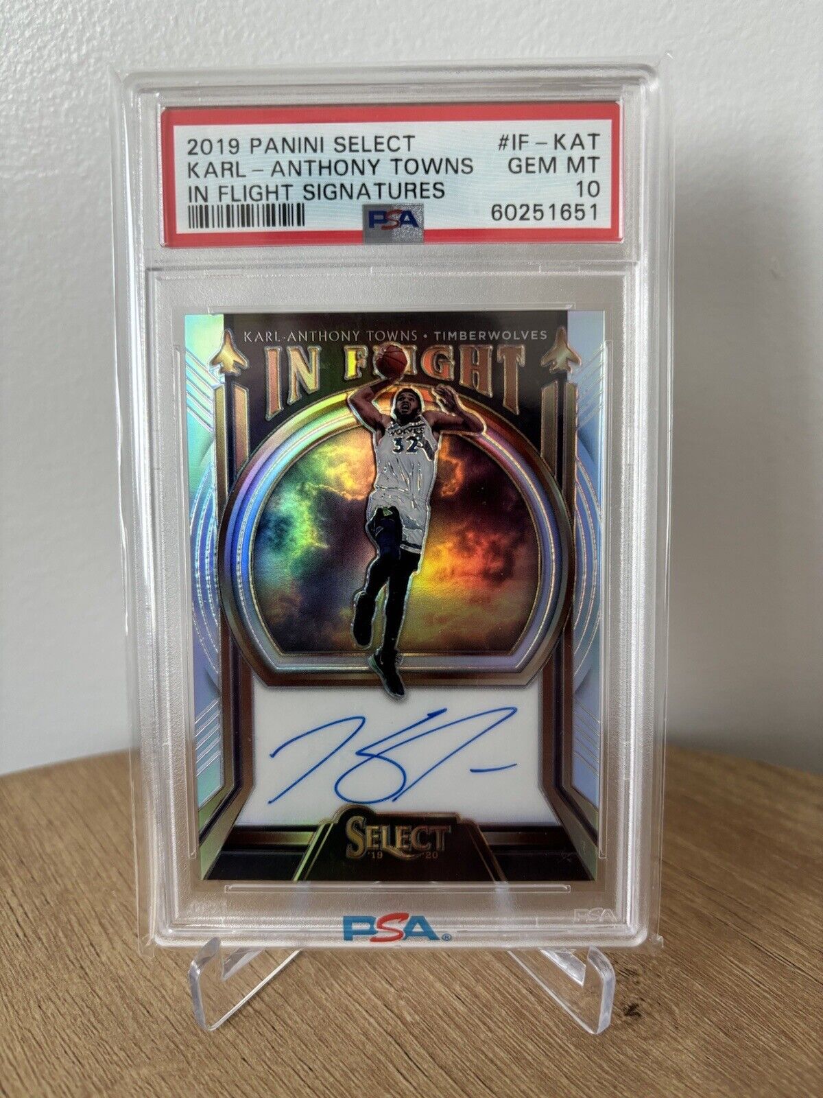 2019 Select Karl Anthony Towns In Flight Signatures On Card Auto 22/49 PSA 10