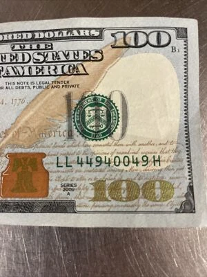 100 dollar bill. Fancy serial number. Trinary in great condition 44940049 - Image 1 of 4
