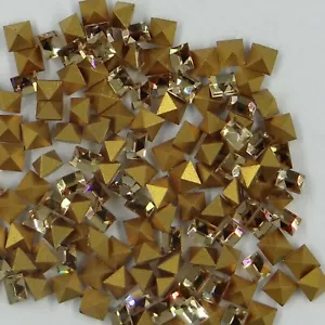 4400 4 LCT : 20 strass Swarovski vintage réf. 4400 carrés 4mm light col. topaz - Bild 1 von 4