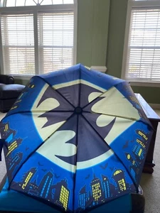 COLLECTIBLE DURABLE QUALITY MADE KIDS BATMAN UMBRELLA - Picture 1 of 7