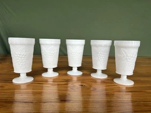 5 Stück Stiel Trauben & Ranken Milchglas Fuß Kelch Tassen Elegant Esszimmer - Bild 1 von 10