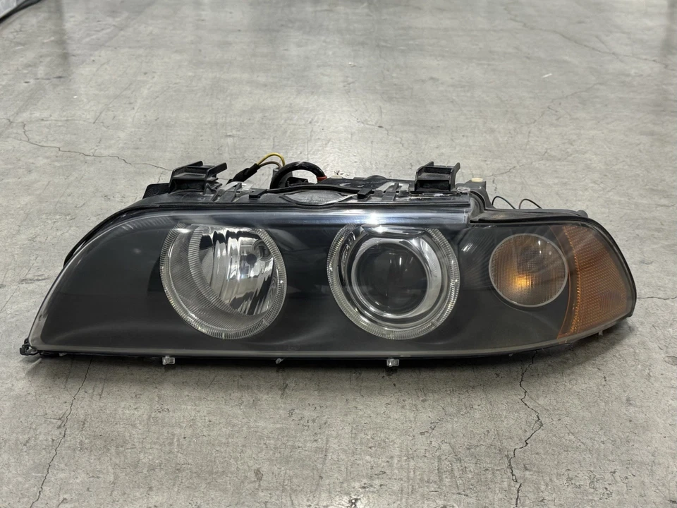 Faro HID de xenón del lado izquierdo del conductor OEM 2001-2003 BMW E39 525i 530i 540i M5 Foto 1 de 4