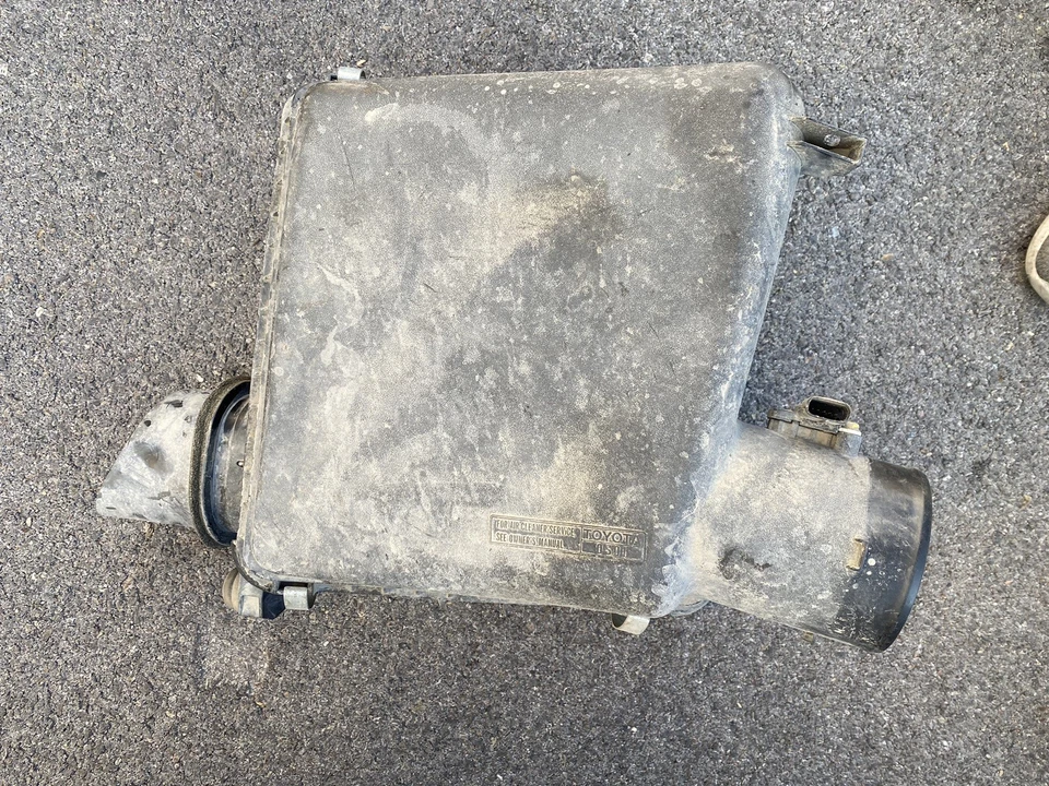 Conjunto de caja de admisión de filtro de aire Toyota Tundra Sequoia 2007-2019 OEM Foto 1 de 1