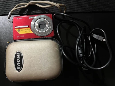 Kodak  EasyShare M320 Red Digital Camera - Image 1 of 3