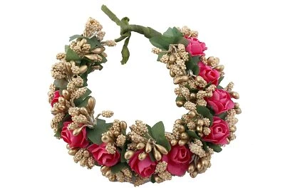 女士的粉红色织物犹大制造商花卉Gajra头发配件 — 第 1/3 张图片