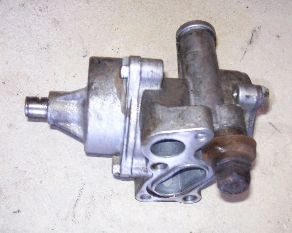 Bomba de aceite Katana 88-97 OEM de fábrica Suzuki GSX600F GSX600 600 Foto 1 de 1