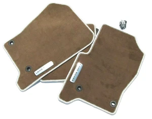 LAND ROVER LR3 2005-2009 BAHAMA BEIGE PREMIUM CARPET MAT SET 4 GENUINE OEM NOS - Foto 1 di 3