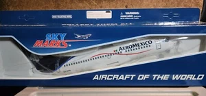 SKYMARKS (SKR299) AEROMÉXICO 737-700 (REG. XA-GOL) MODELO ESCALA 1:130 CON SOPORTE - Imagen 1 de 1