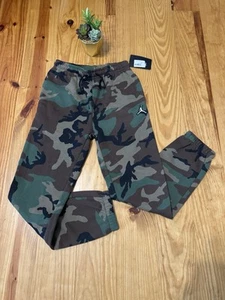 Nike Air Jordan Joggers Boys Large Camo Fleece Jumpman Drawstring Gym Sweatpants - Picture 1 of 14