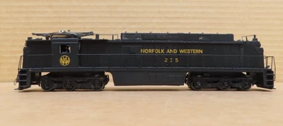 Bachmann Spectrum HO GE E33 Electric Locomotive #82403 Norfolk & Western - Image 1 of 4