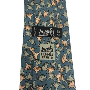 Hermes Mens Tie Floral Flowers Green Satin Silk 7592 SA 3.5" (W) x 57.5" (L) euc - Picture 1 of 7