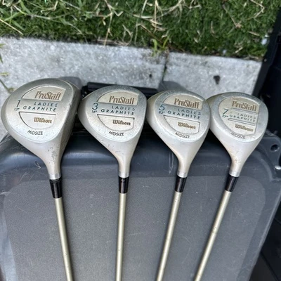 Conjunto de eixos de grafite de fibra de carbono Wilson Ladies ProStaff tamanho médio (1W, 3W, 5W, 7W) - Imagem 1 de 4