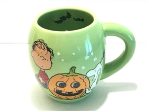 Halloween Peanuts Snoopy Linus Trick or Treat Green Barrel Large Mug 2013 14oz - Picture 1 of 5