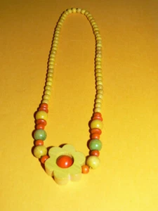Kinderkette mit bunten Holzperlen und Blumenmotv - Neu - - Bild 1 von 2