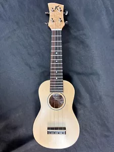 Soprano ukulele with Maple and Spruce - Picture 1 of 7