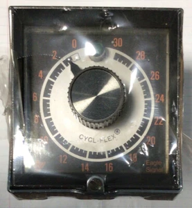 Eagle Signnal Controls Cycl-Flex Reset Timer Model 9 - Picture 1 of 9