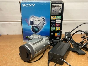 Sony Cyber-shot DSC-F717 Digitalkamera 5.0 MP Carl Zeiss Vario-Sonnar - Bild 1 von 14