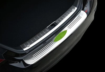 Placa protectora de parachoques trasero exterior de titanio plateado plateado para Infiniti Q70 2014-19 Foto 1 de 4