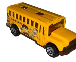 Matchbox 2004 Yellow School Bus Bikini Bottom High, SpongeBob SquarePants - Picture 1 of 6