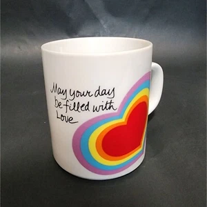 Taza de amor de colección Rainbow Heart Avon 1983 taza de café de Pascua - Imagen 1 de 7