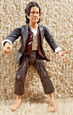 2003 Toybiz LOTR Lord of the Rings Prologue Action Figure Hobbit Bilbo Baggins Cover