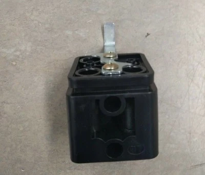 Nuevo conjunto de cuerpo selector de válvula de joystick cargador OEM KIOTI 26001-0050 para DK Foto 1 de 3