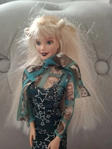 Vintage Hollywood Nails Barbie ,first Barbie Of 2000s - Picture 1 of 3