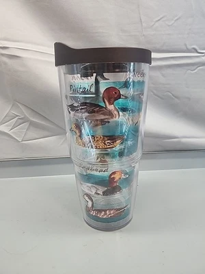 Vaso aislado Tervis 24 onzas variedad pato y ganso Foto 1 de 4