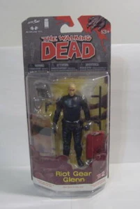 THE WALKING DEAD RIOT GEAR GLENN FIGUR SERIES TWO 2 MOC 2013 McFarlane - Bild 1 von 2