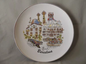Vintage porcelain decorative plate Barcelona Gaudi - Picture 1 of 8