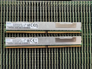 Samsung VLP M392A4K40BM0-CRC0Q 2x32GB DDR4 PC4-2400T RDIMM Server Memory RAM - Picture 1 of 5