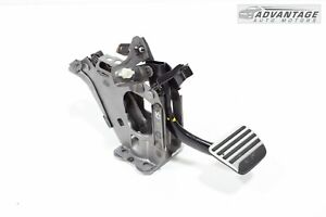 2017-2022 INFINITI Q60 FRONT LEFT DRIVER SIDE BRAKE STOP PEDAL W/ BRACKET OEM