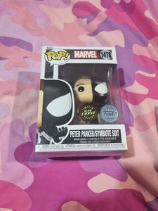 Pop Vinyl 1478 Peter Parker/Symbiote Suit Glow Chase - Picture 1 of 4