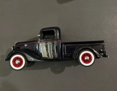 Camioneta Ford Danbury 1935 azul/negro nueva de lote nuevo diecast 1/24 con caja y papeles Foto 1 de 4