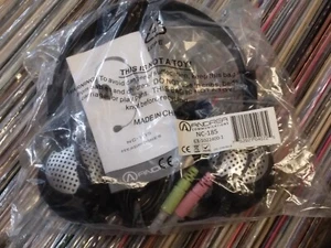 Brand New In Plastic Andrea NC-185 PC Computer Headset Headphones w/ microphone - Picture 1 of 9