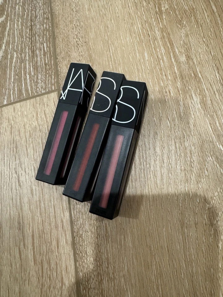 PIGMENTO LABIAL NARS POWERMATTE - Surtido Foto 1 de 4