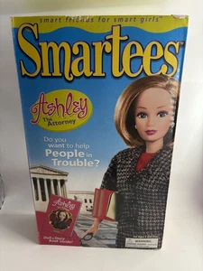 Muñeca Smartees Ashley the Attorney 1999 nueva en caja con libro juguete vintage  - Imagen 1 de 9