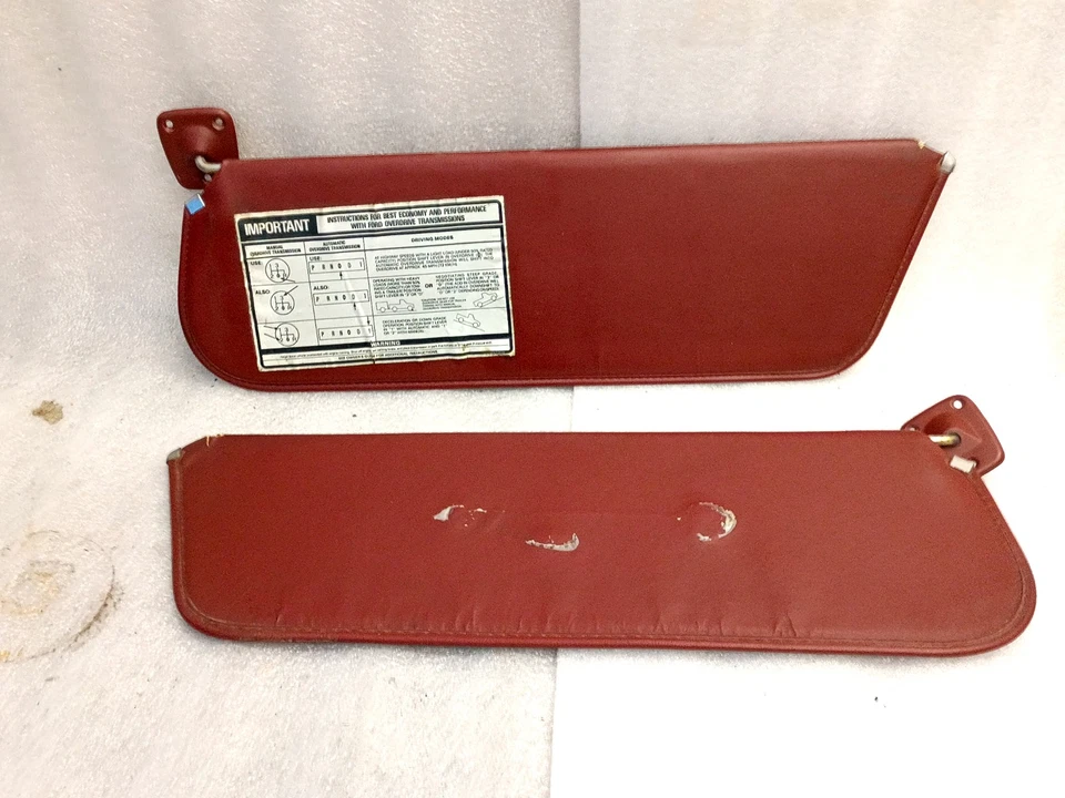 Par de parasoles de vinilo rojo 80-86 F150 F250 F350 Bronco OEM Foto 1 de 4