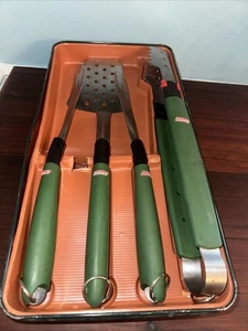 Vintage Coleman BBQ Grill Tools Green Metal Case *see Photos* - Picture 1 of 8