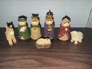 Hobby Lobby Resin Figurine Nativity Set Christmas Season Glitter Wise Men - Picture 1 of 2