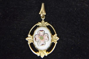 Vintage Pendant Necklace Chain Fob Brooch Dogwood Metal Glass Gold Tone Pink - Picture 1 of 12