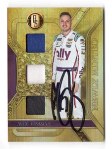 AUTOGRAFIADO Alex Bowman 2023 Panini Gold Standard Racing NUEVO ACUÑADO (Triple Re - Imagen 1 de 2