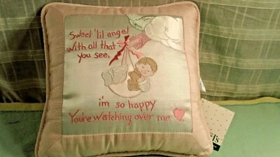 Almohada decorativa rosa bebé Dillards motivo ángel de la guarda nueva con etiquetas Foto 1 de 4