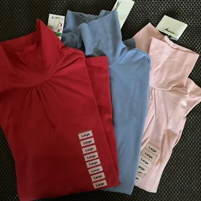 全新 三 (3) 女童长袖上衣 高领衬衫 尺寸 L — 第 1/4 张图片