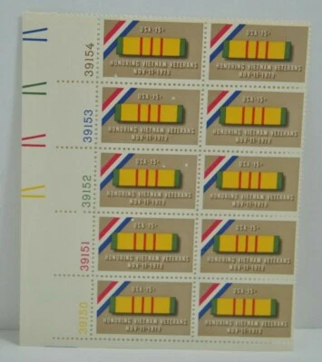 USA 15 Cent Stamp Block of Ten HONORING VIETNAM VETERANS Scott 1802 - Image 1 of 4