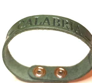 Pulsera de cuero a presión de recuerdo Calabria Sicilia Italia verde en relieve 7" - Imagen 1 de 5