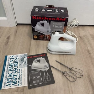 KitchenAid Classic Plus 5 Handmixer KHM3WH2 weiß mit Original-Zubehör-Hersteller Rührbesen funktioniert - Bild 1 von 11