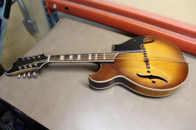 Vintage 70's Harmony "Batwing" f-style archtop Mandolin Serial: H8025 - Image 1 of 4