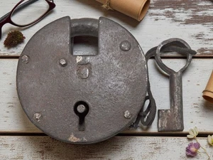 Antique Iron Round Pad Lock with Key Original Old Hand Crafted Engraved Working - Picture 1 of 5