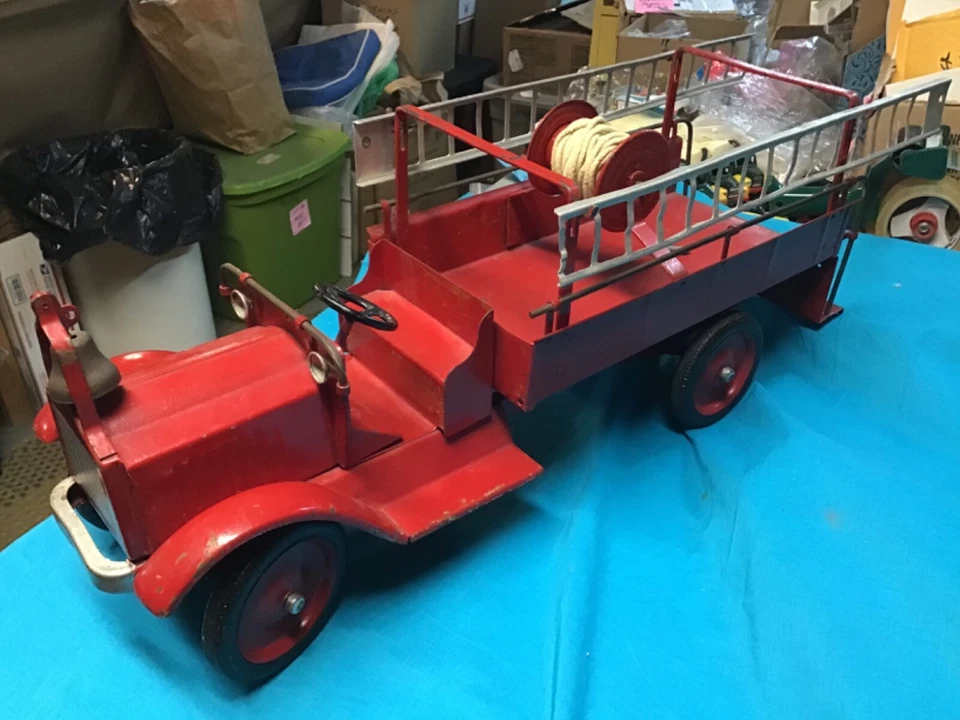 Camión de bomberos Keystone Packard 28" de metal prensado Foto 1 de 4